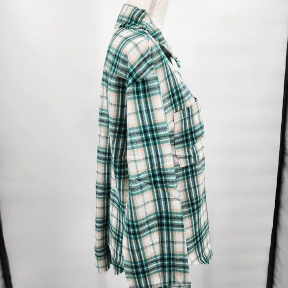 VEVERET Plaid Button Down Long Sleeve Raw Hem Shacket Shirt S.M.L NWT - Picture 14 of 16